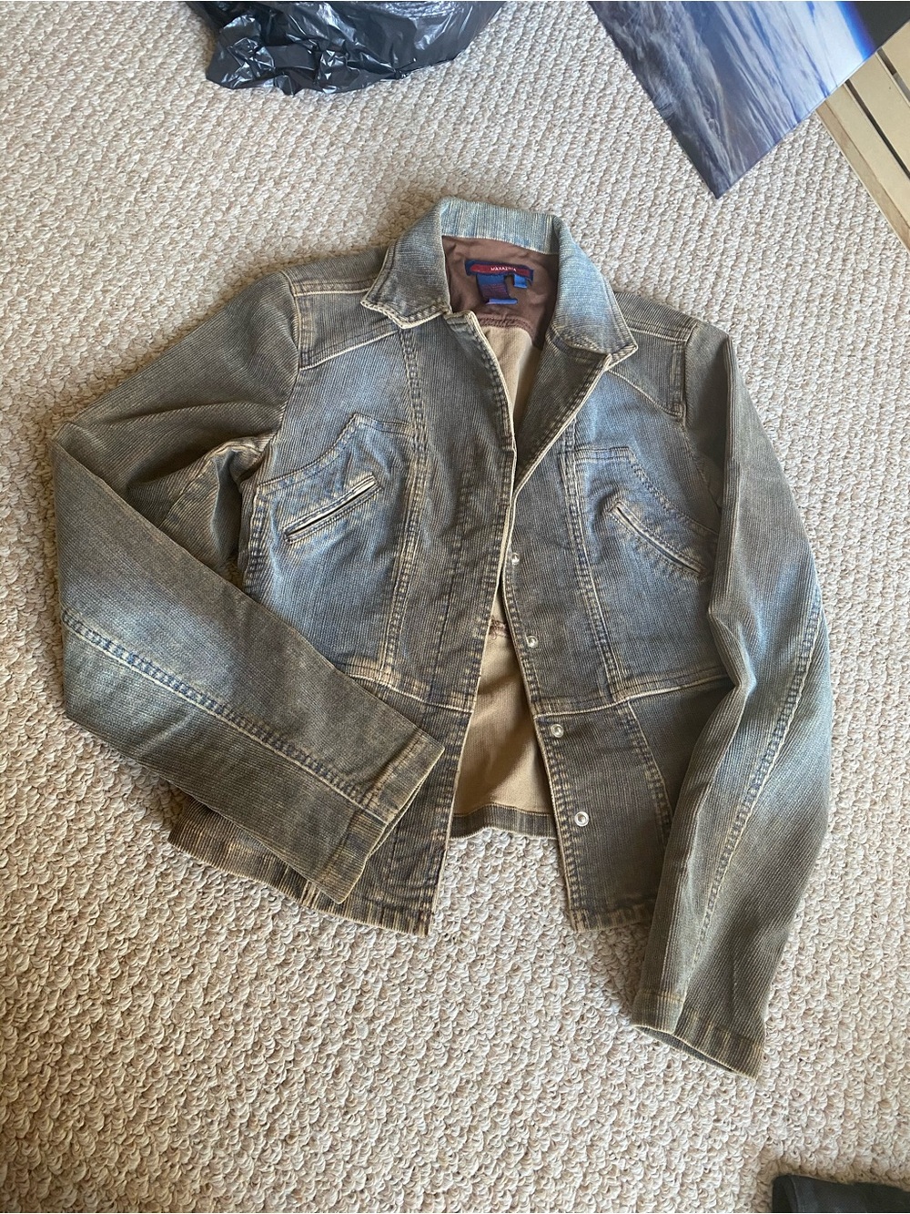 ✂️SALE🔴$77✂️ 🎈BCBGmaxazria denim jacket